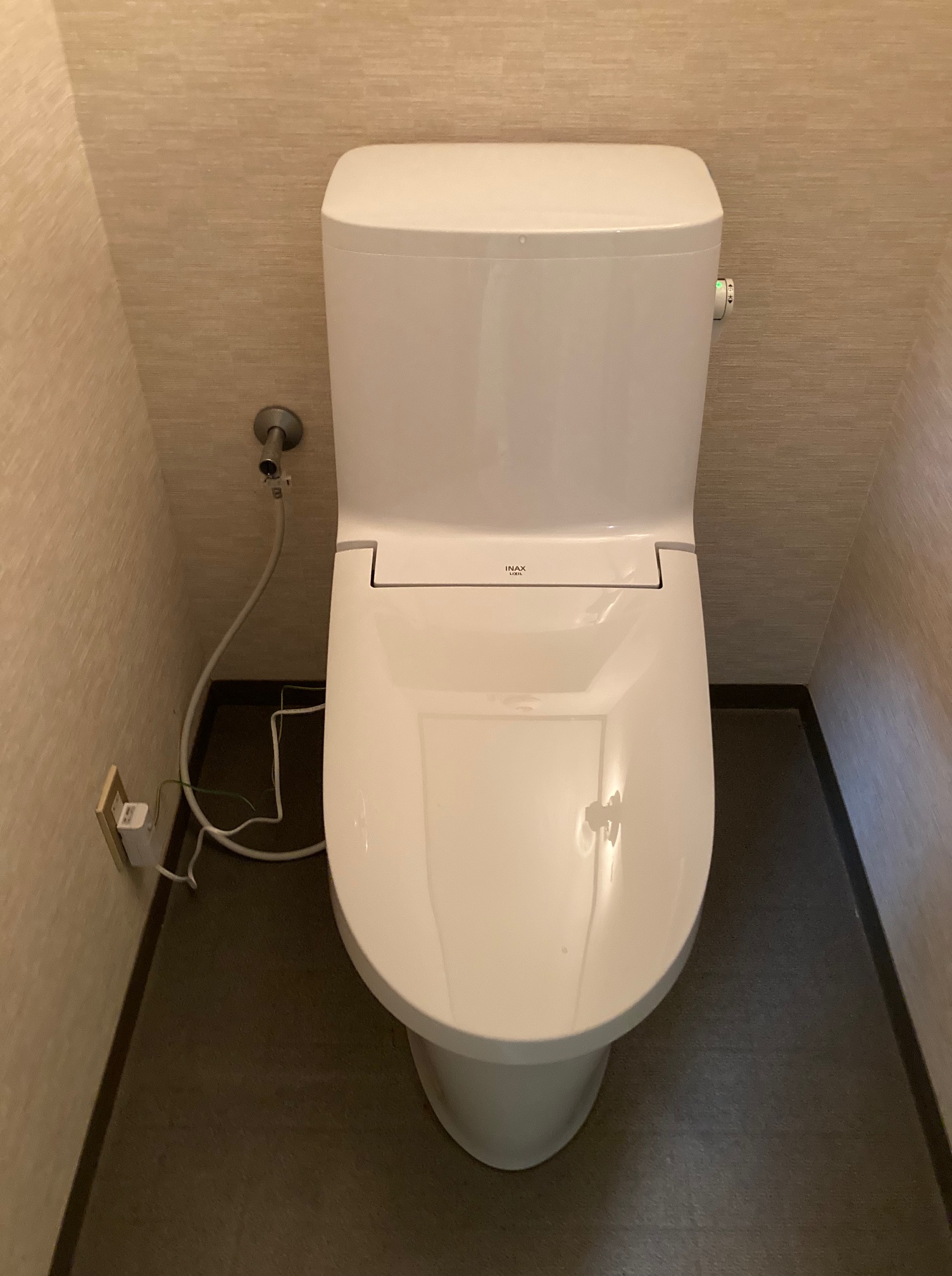 LIXILアメージュシャワートイレへ取替工事🚽