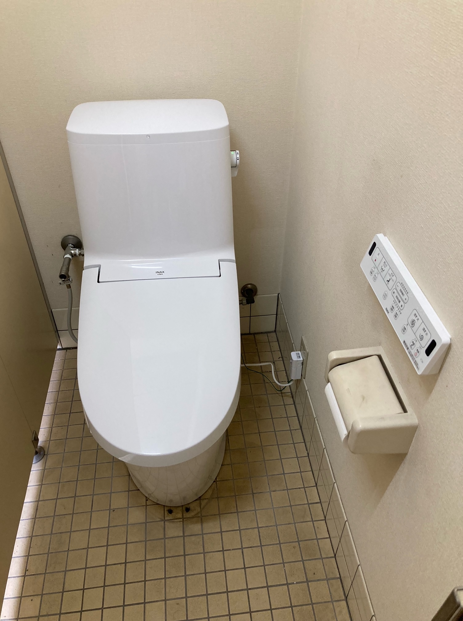 自社事務所のトイレをアメージュシャワートイレに交換🚽