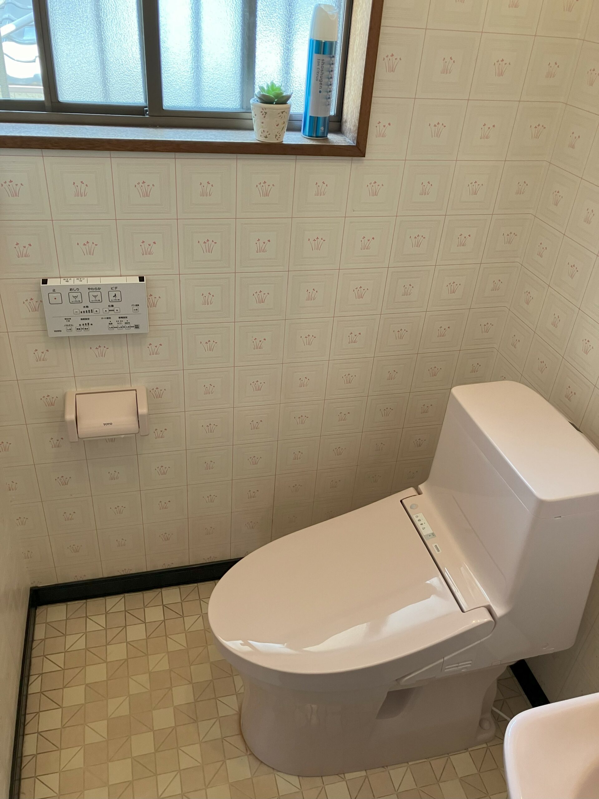 内装に似合うピンクのトイレで快適に❀