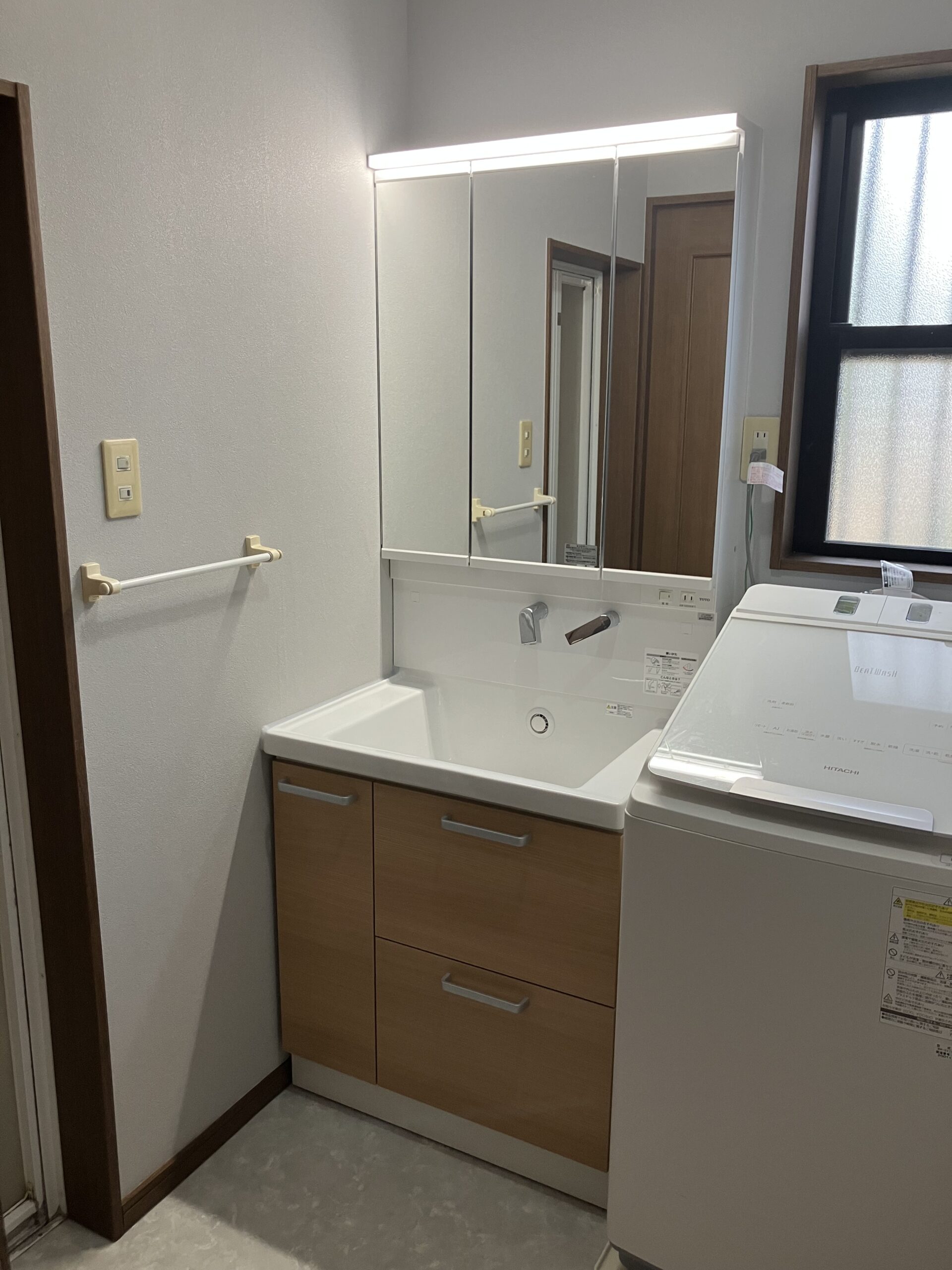 洗面化粧台入れ替え工事♪