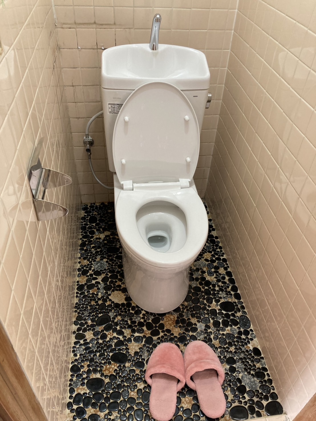 トイレ取り替え🚽~水漏れ問題解消~