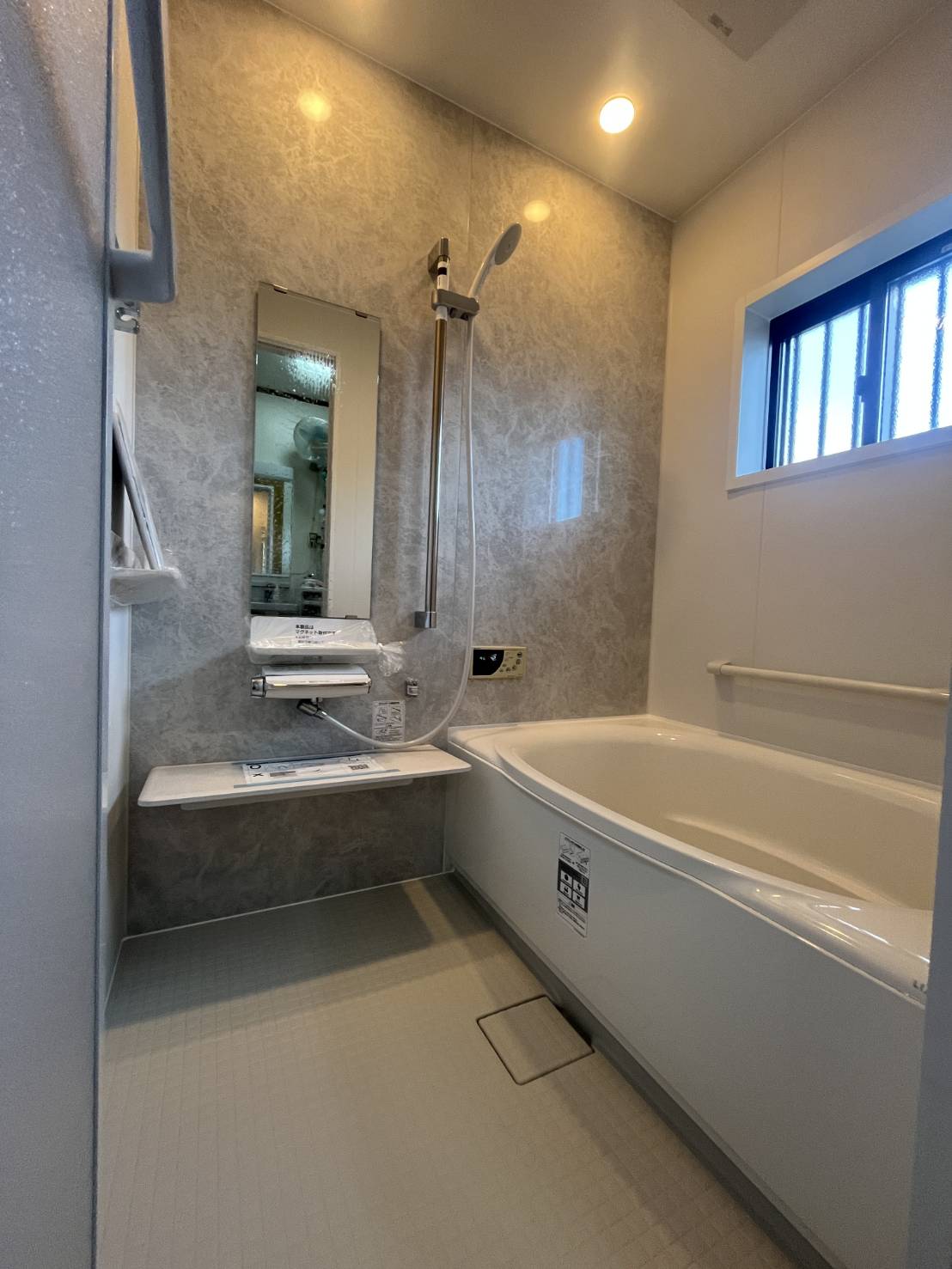 【ユニットバス入替え(0.75坪)  ＆ 洗面床補修】