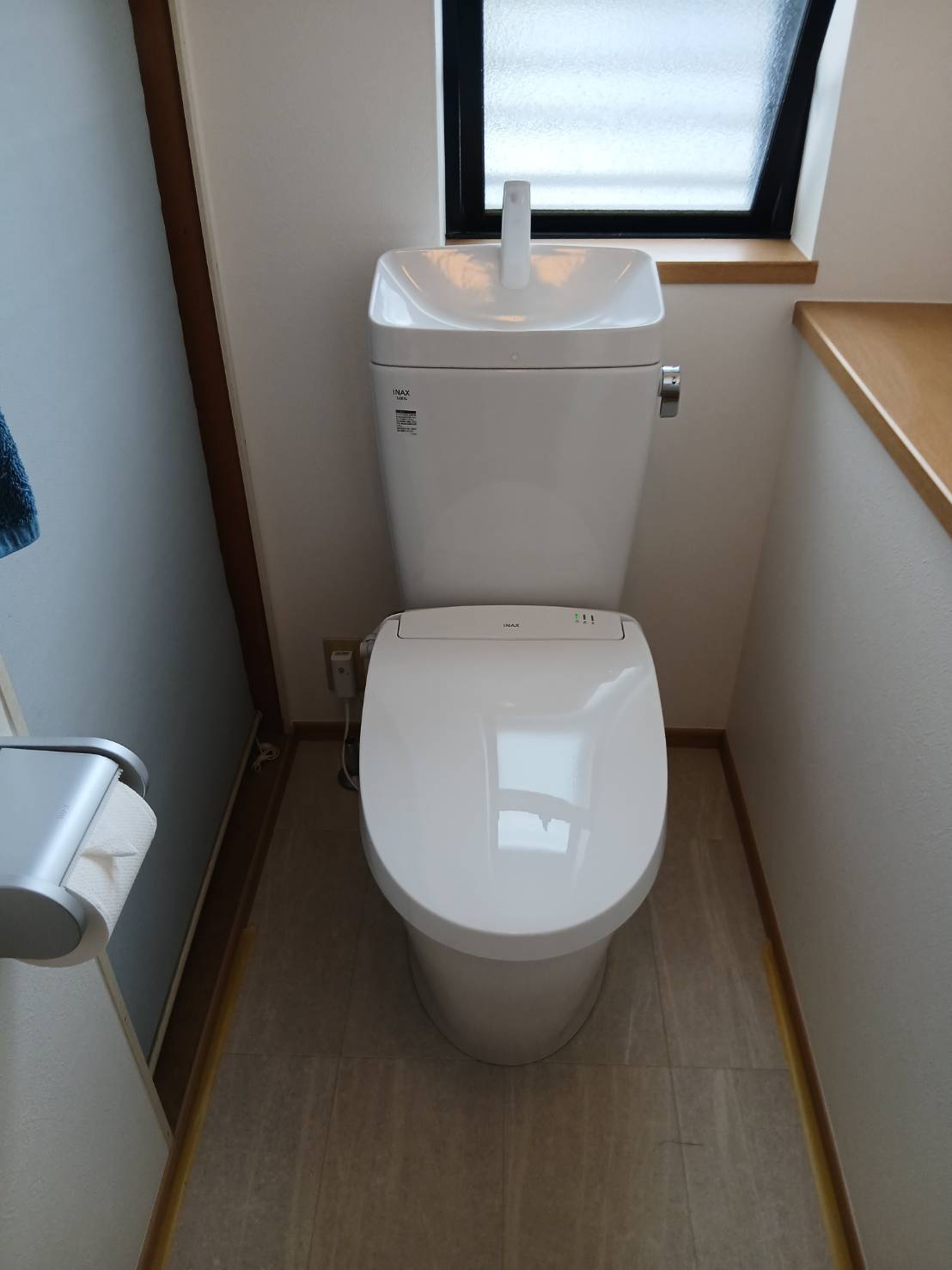 ☆レンジフード ＆ 🚽トイレ1F.2F 取替 ＆ ﾄｲﾚ1F壁紙.ｸｯｼｮﾝﾌﾛｱ張替 ☆